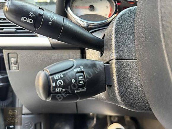 BEYOĞLU MOTORS ÜSKÜDAR'DAN EKONOMİK DİZEL 207 DÜŞÜK KM...