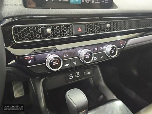 AVCIOĞLU - 2024 HONDA CIVIC 1.5 ELEGANCE HATASIZ BOYASIZ