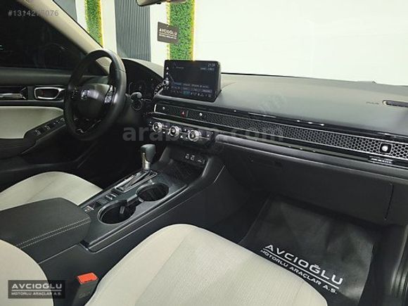 AVCIOĞLU - 2024 HONDA CIVIC 1.5 ELEGANCE HATASIZ BOYASIZ