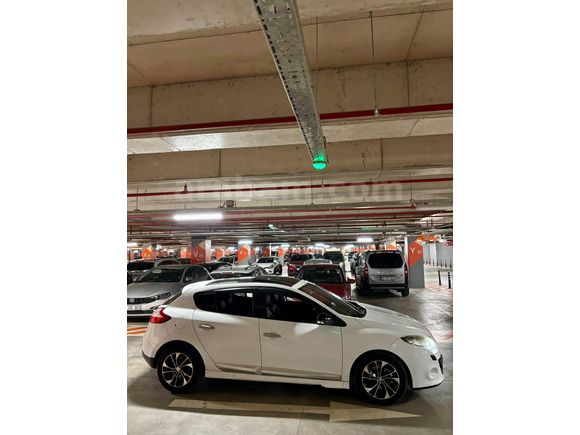 DEĞİŞENSİZ FRANSIZ KASA MEGANE 3