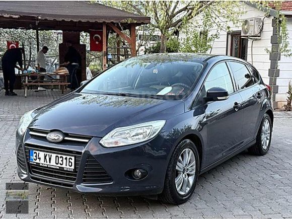 2013 FORD FOCUS 68000 KMDE BOYASIZ HATASIZ TRAMERSİZ OTOMATİK