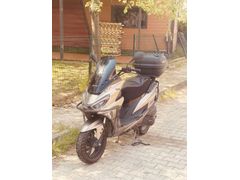 12450 KM ORJİNAL – TEMİZ BAKIMLI SCOOTER + ÇANTA + CAM + KORUMA DEMİRİ