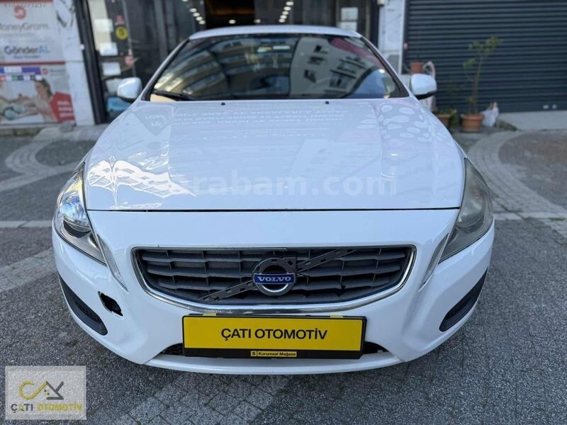 Galeriden Volvo S60 1.6 D Premium 2012 Model İstanbul 340.000 km Beyaz