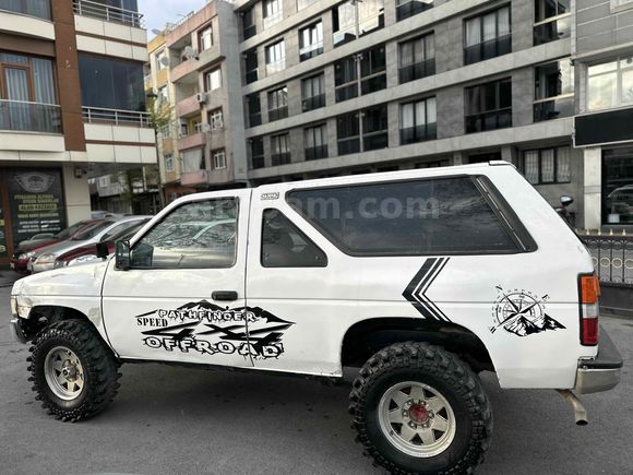 ALMER MOTOR'S DAN 1992 MODEL NISSAN PATHFINDER