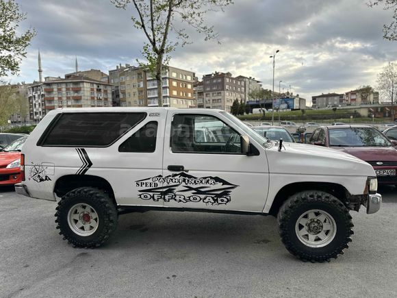 ALMER MOTOR'S DAN 1992 MODEL NISSAN PATHFINDER