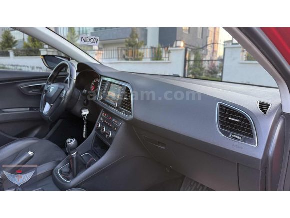 2015 KURLU MAKİNA KIRMIZI LEON CAM TAVAN 165.000KM