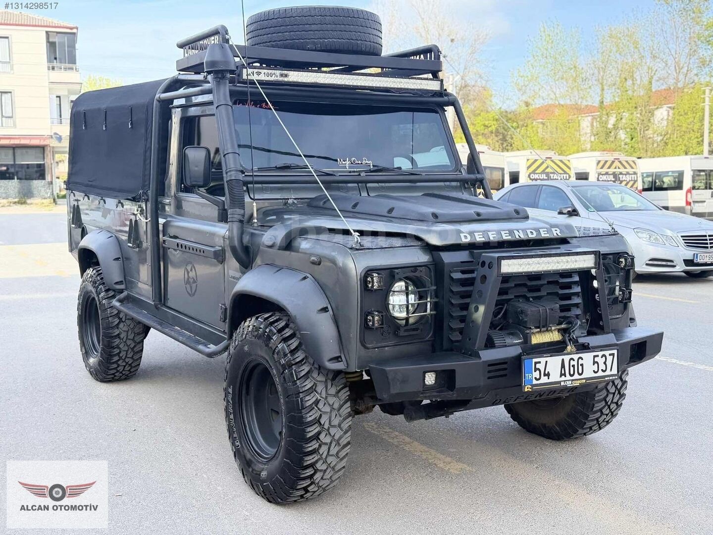 2.5 TDI MOTOR ALÜMİNYUM KASA YAPILI DEFENDER GÖZLER ÜSTÜNDE 2