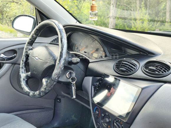 2001 FORD FOCUS 1.6 CHİA YENİ BOYALI MASRAFSIZ