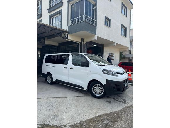 Otomobil ruhsatlı hatasız - boyasız - değişensiz - tramersiz - tüm bakımları yapılmıştır