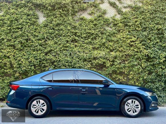 2022 SKODA OCTAVİA 1.0 E-TEC %20 KDV HATASIZ BOYASIZ DEĞİŞENSİZ
