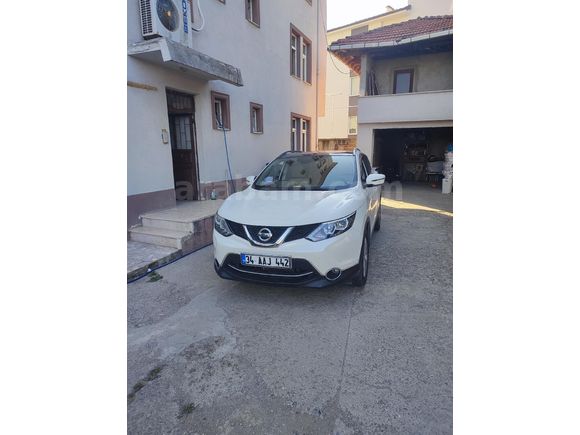 Sahibinden Nissan Qashqai 1.2 DIG-T Sky Pack 2017 Model  98.000 km Beyaz