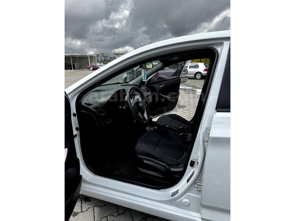 Sahibinden Hyundai Accent Blue 1.6 CRDI Mode 2017 Model