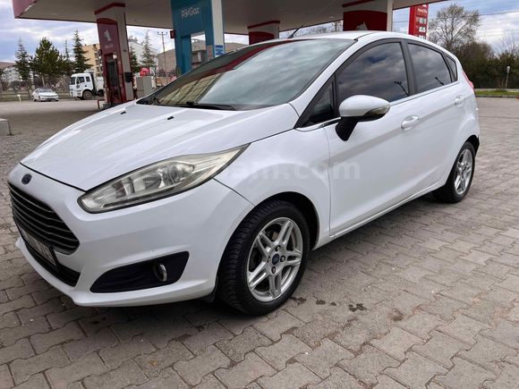 Uyguna Sahibinden Ford Fiesta 1.5 TDCi Titanium 2013 Model 