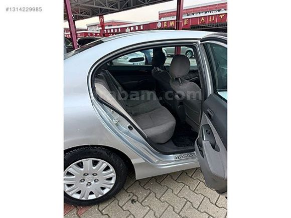 Bakımlı görülmeye değer otomobil