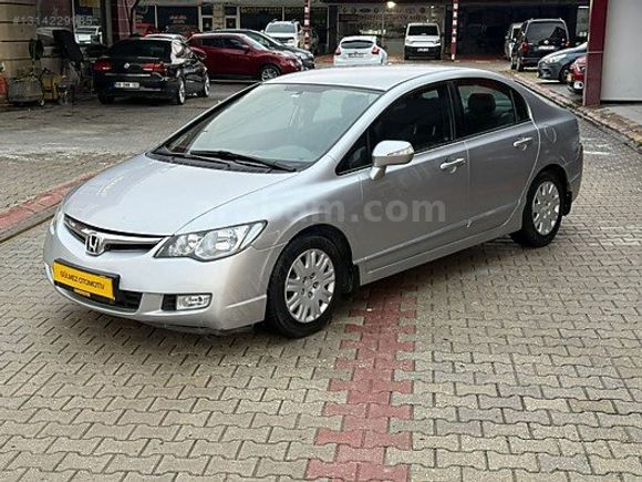 Bakımlı görülmeye değer otomobil
