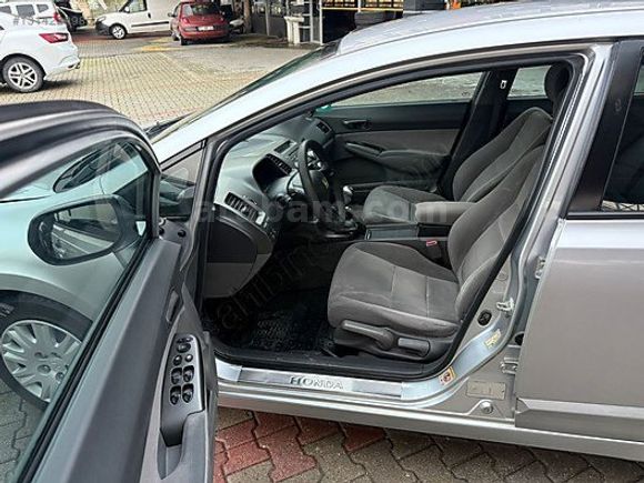 Bakımlı görülmeye değer otomobil