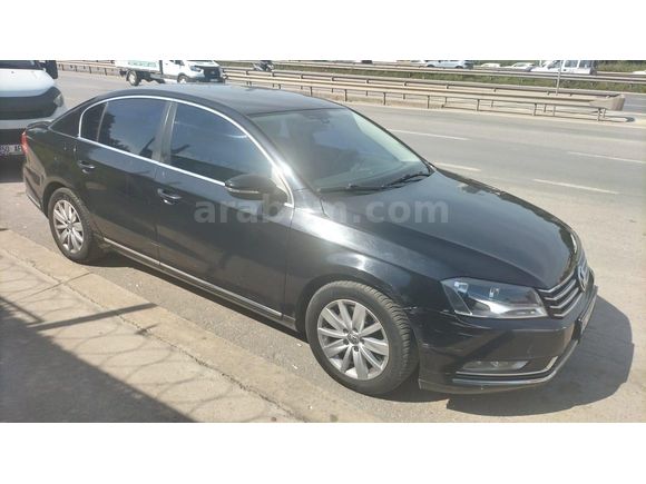 Galeriden Volkswagen Passat 1.6 TDi BlueMotion Comfortline 2013 Model İstanbul 223.000 km Siyah
