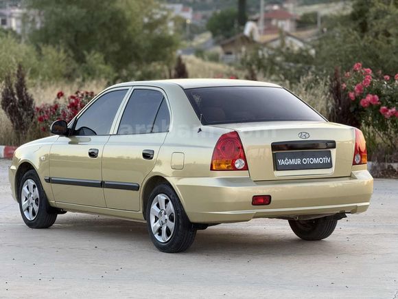 YAĞMUR OTOMOTİV DEN HYUNDAİ ACCENT DEĞİŞENSİZ CAM GİBİ