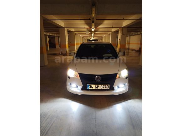 Sahibinden Honda Civic 1.6 Premium 2010 Model İstanbul 178.000 km Beyaz
