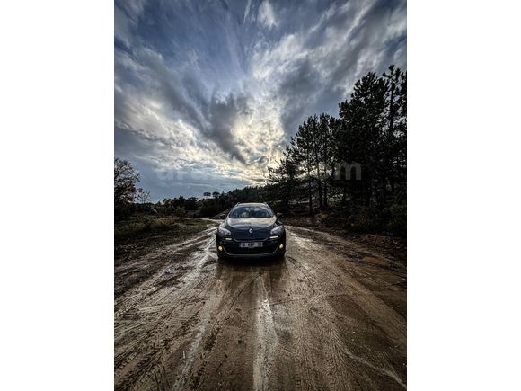 Sahibinden Renault Megane 1.5 dCi Privilege 2012 Model  324.000 km Füme