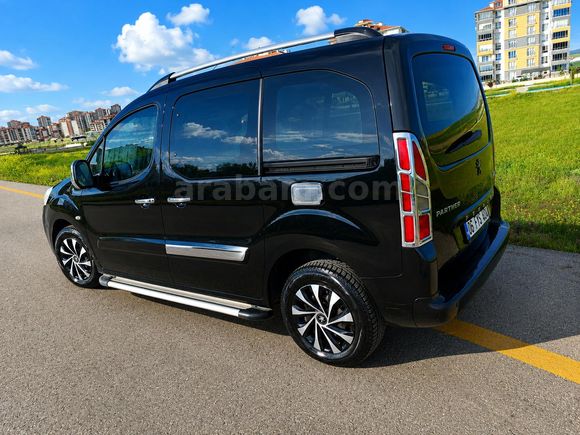 SahibindenTemiz  Peugeot Partner 1.6 HDI Premium Pack 2010 Model
