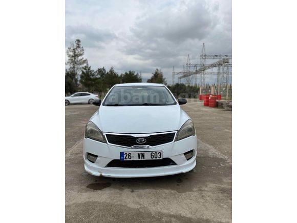 Sahibinden Kia Ceed 1.6 CRDi Cool 2012 Model  266.000 km Beyaz