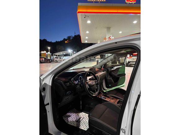 Sahibinden Ford Focus 1.5 TDCi Titanium 2019 Model   Cam tavanlıBeyaz