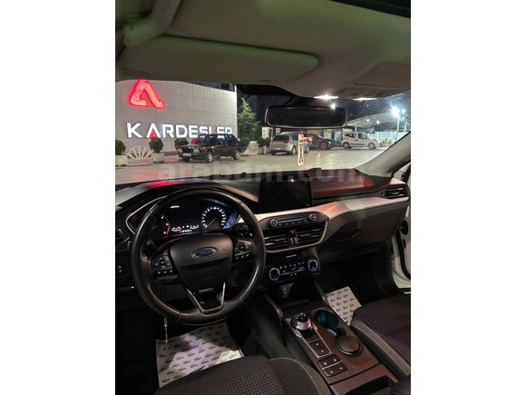 Sahibinden Ford Focus 1.5 TDCi Titanium 2019 Model   Cam tavanlıBeyaz
