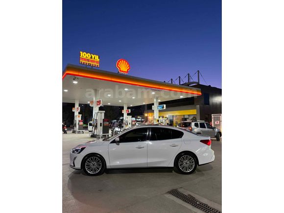 Sahibinden Ford Focus 1.5 TDCi Titanium 2019 Model   Cam tavanlıBeyaz
