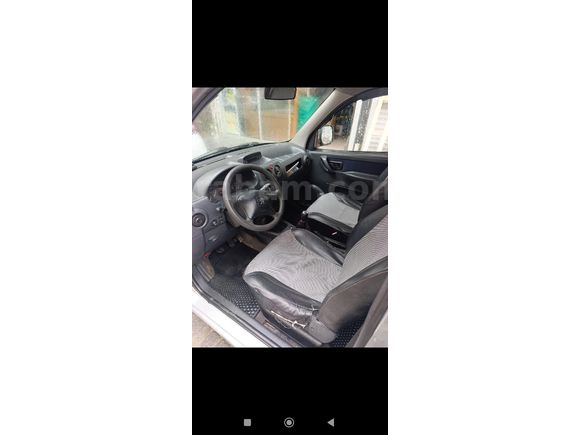 Sahibinden Peugeot Partner 1.9 D 2004 Model