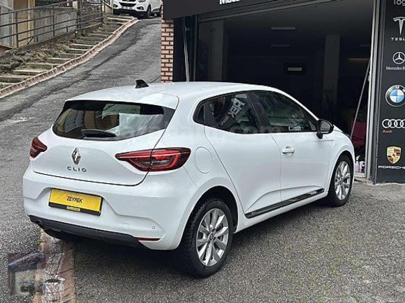 2023 MODEL OLUP 132 BİN KM DE EMSALSİZ FUL YETKİLİ BAKIM %20FATR