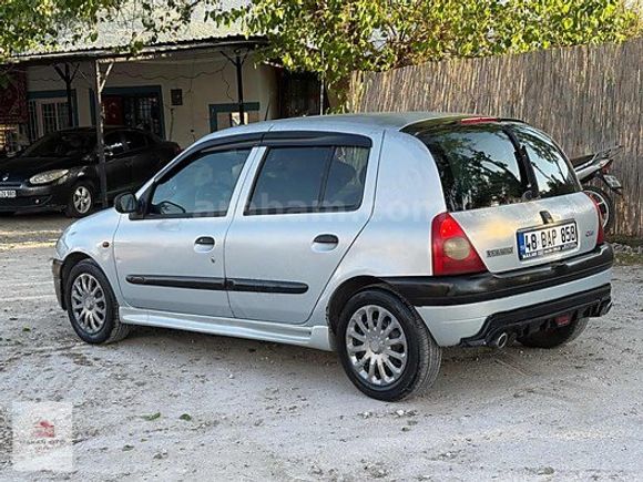 Renault Clio 1.6