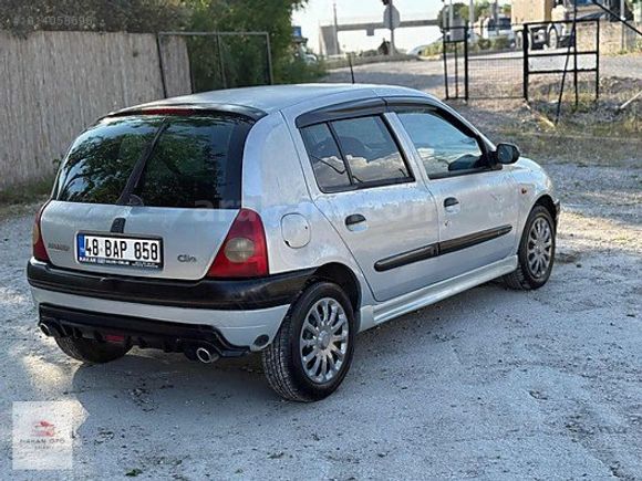 Renault Clio 1.6
