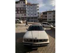 Sahibinden BMW 5 Serisi 520i  90 Model Klimalı Elektrikli Sunroof Kitapçıkları Duruyor 