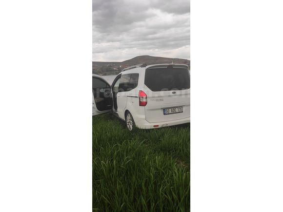 Sahibinden Ford Tourneo Courier 1.6 TDCi Titanium Plus 2015 Model 