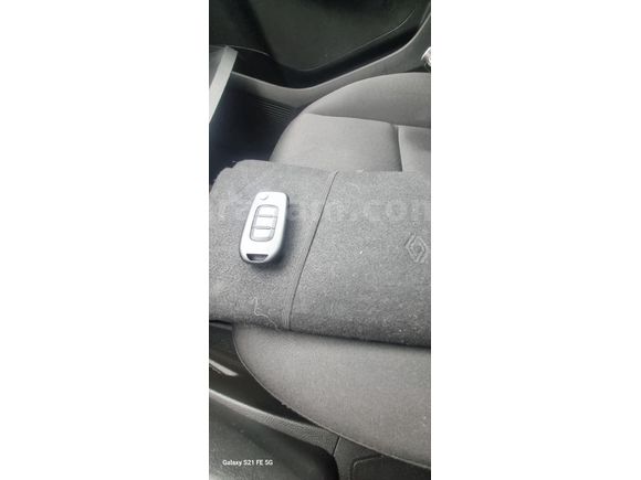 Sahibinden Renault Clio 1.0 TCe Equilibre 2023 Model