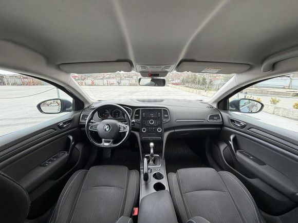 VOLTA OTOMOTİVDEN HATASIZ-BOYASIZ-DEĞİŞENSİZ MEGANE 4 OTOMATİK