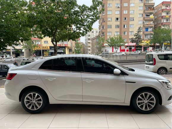 2018 MODEL 1.5 DİZEL JOY PAKET MANUEL VİTES TEMİZ BAKIMLI