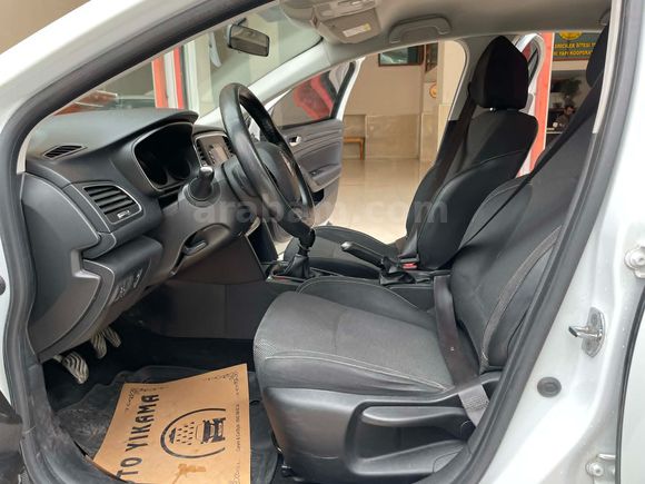 2018 MODEL 1.5 DİZEL JOY PAKET MANUEL VİTES TEMİZ BAKIMLI