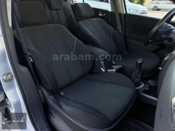 **DEĞİŞENSİZ**MEGANE 1.6 AUTHENTİQUE**207.000KM**
