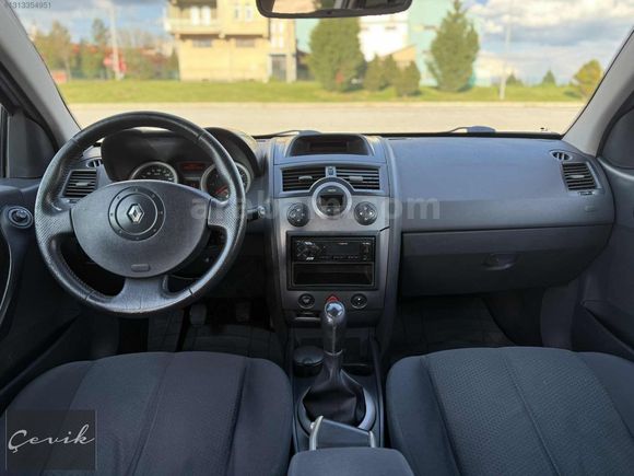**DEĞİŞENSİZ**MEGANE 1.6 AUTHENTİQUE**207.000KM**