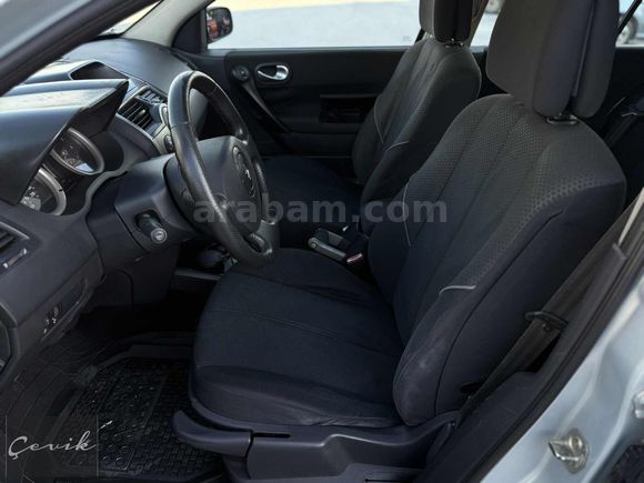 **DEĞİŞENSİZ**MEGANE 1.6 AUTHENTİQUE**207.000KM**