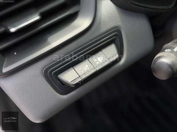 ÇELER AUTO 2022 CLİO 1.0SCE-DEĞİŞENSİZ-105.000KM