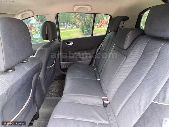 DİNÇ AUTO'dan 2005 MEGANE 1,6 Dynamique BOYASIZ HATASIZ