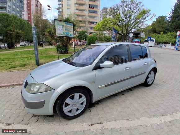 DİNÇ AUTO'dan 2005 MEGANE 1,6 Dynamique BOYASIZ HATASIZ