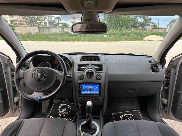 MEGANE 2 CAM TAVAN 1.6 BENZİN LPG FUL PAKET