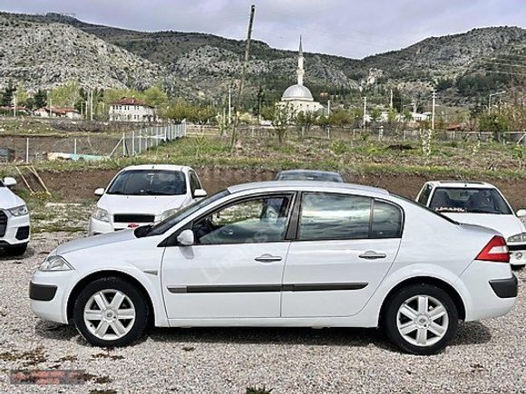 Lisans Otomotiv'den 165.000Km'de HATASIZ Beyaz Megane 2