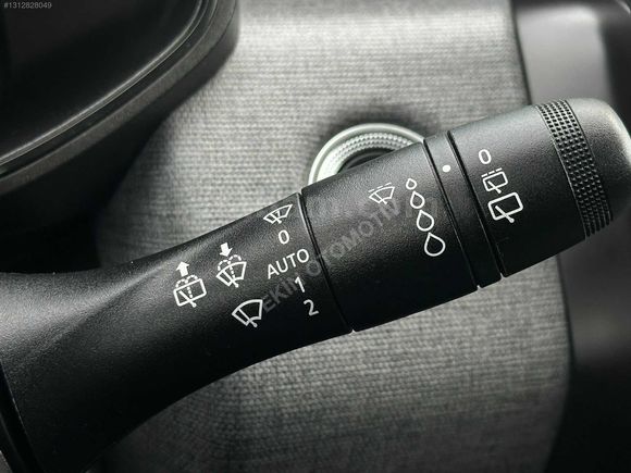 HASAR KAYITSIZ SADECE 52.000 KM HAYALET GERİ GÖRÜŞ CARPLAY 20KDV