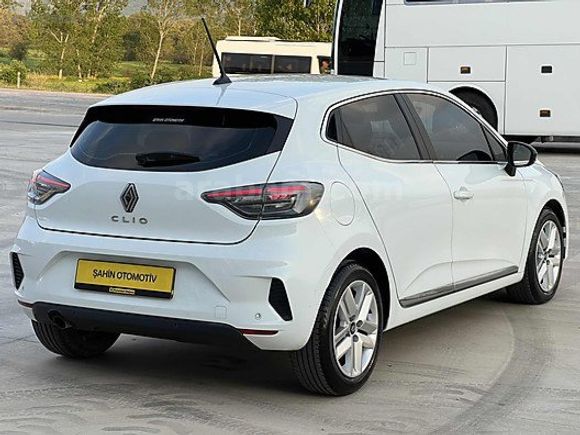 2024 RENAULT CLİO 1.0 TCE EVOLUTİON OTOMATİK HATASIZ