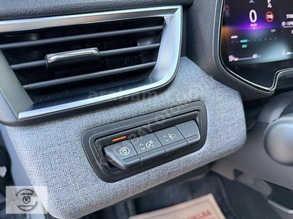 KOCABAY'dan 2024 RENAULT CLIO 1.0TCE EVOLUTİON 57.000 KM HATASIZ